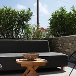 Mykonian Style W Shared Pool & Nighttime Security Guard * Ornos (Mykonos)