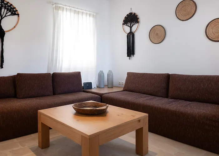 Mykonian Style W Shared Pool & Nighttime Security Guard אורנוס