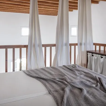 Mykonian Style W Shared Pool & Nighttime Security Guard אורנוס