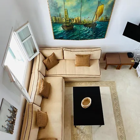 Mykonian Style W Shared Pool & Nighttime Security Guard Apartman