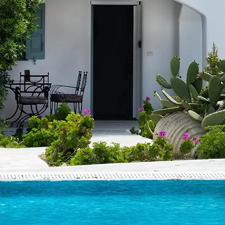 Mykonian Style W Shared Pool & Nighttime Security Guard *