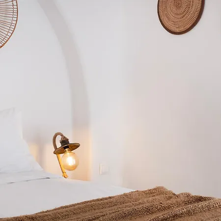 Mykonian Style W Shared Pool & Nighttime Security Guard Apartman *