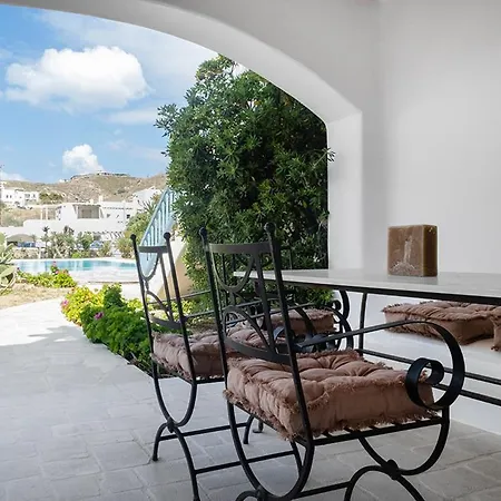 Apartment Mykonian Style W Shared Pool & Nighttime Security Guard *