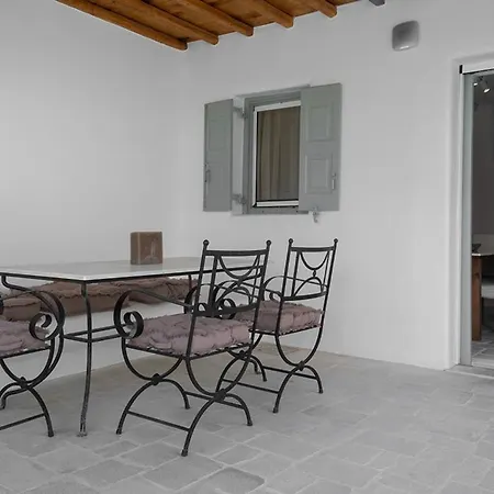 Mykonian Style W Shared Pool & Nighttime Security Guard Apartman