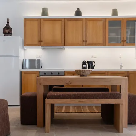 Mykonian Style W Shared Pool & Nighttime Security Guard Apartman