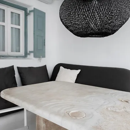 Mykonian Style W Shared Pool & Nighttime Security Guard Apartment Ornos (Mykonos)