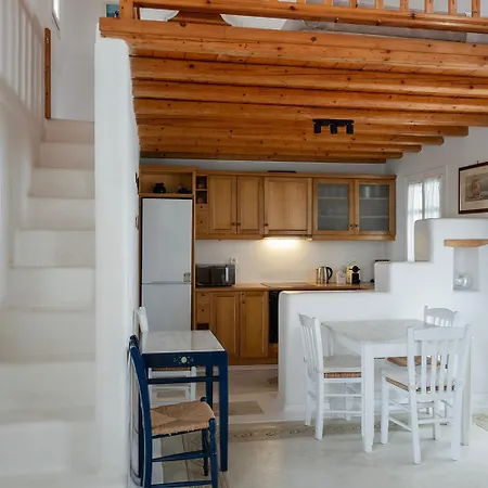 Mykonian Style W Shared Pool & Nighttime Security Guard Apartman