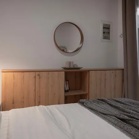 Mykonian Style W Shared Pool & Nighttime Security Guard Apartment *