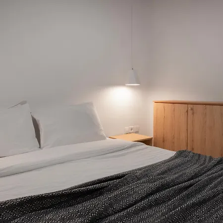 Mykonian Style W Shared Pool & Nighttime Security Guard Apartment