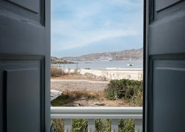 Mykonian Style W Shared Pool & Nighttime Security Guard Ornos (Mykonos)