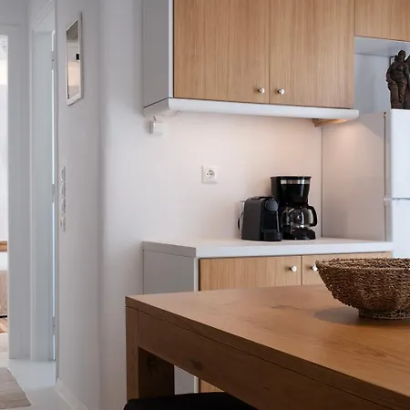 Mykonian Style W Shared Pool & Nighttime Security Guard オルノス