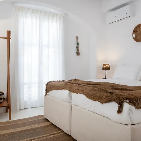 Mykonian Style W Shared Pool & Nighttime Security Guard アパート